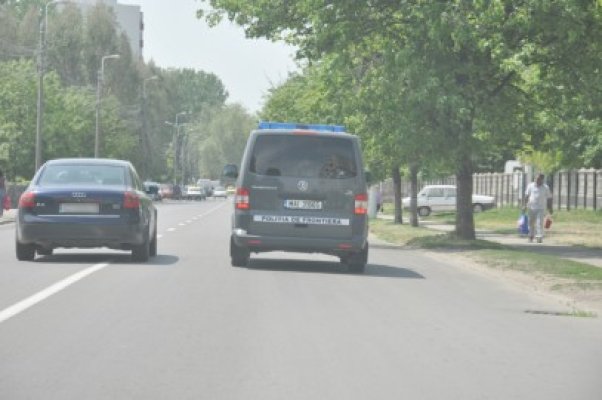 Semiremorcă înmatriculată cu număr fals, descoperită în Port